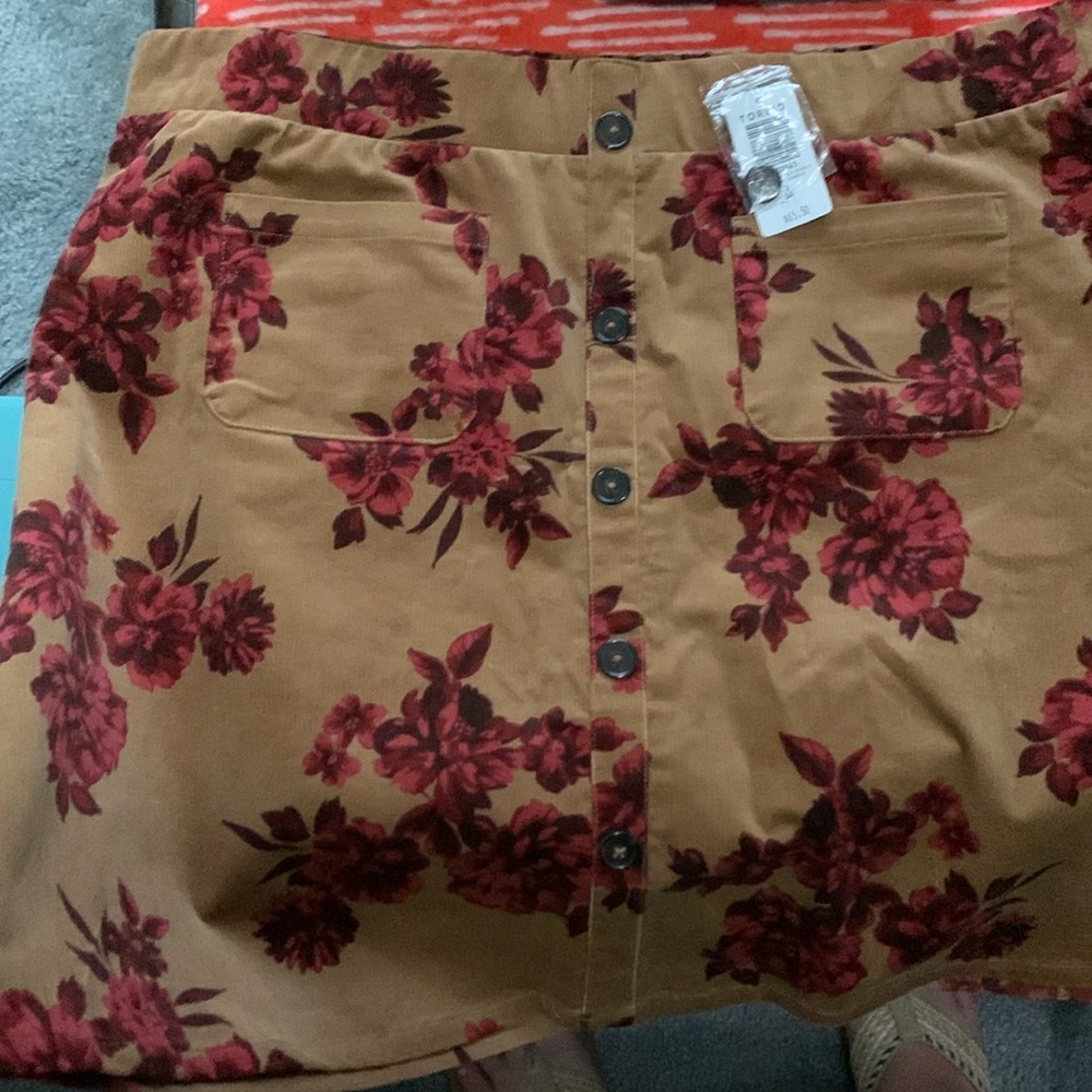 New Torrid floral corduroy skirt